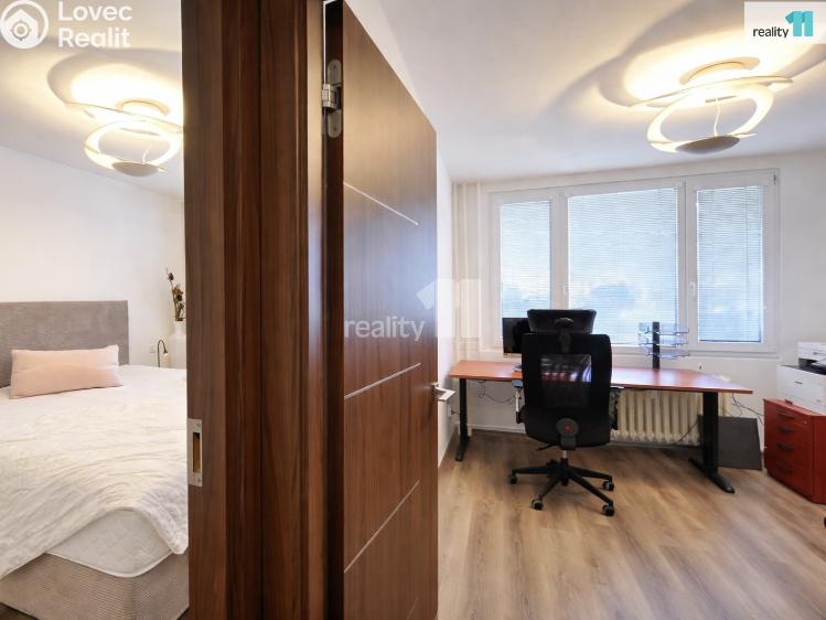 Rent apartment 3+KK Praha 15, Hornoměcholupská č. 10