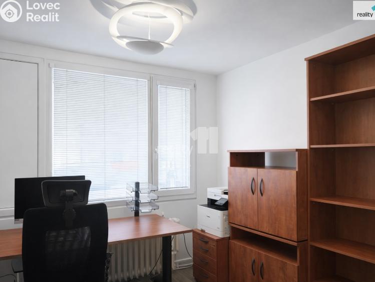 Rent apartment 3+KK Praha 15, Hornoměcholupská č. 11