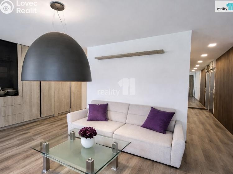 Rent apartment 3+KK Praha 15, Hornoměcholupská č. 16
