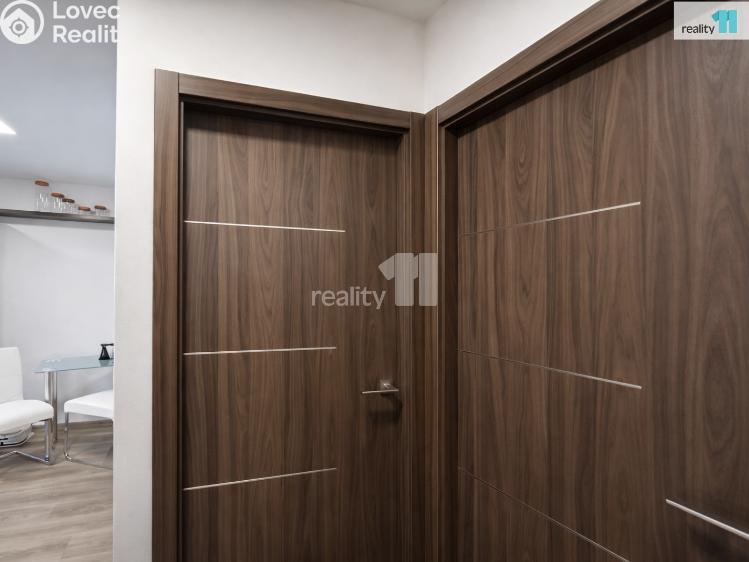 Rent apartment 3+KK Praha 15, Hornoměcholupská č. 20