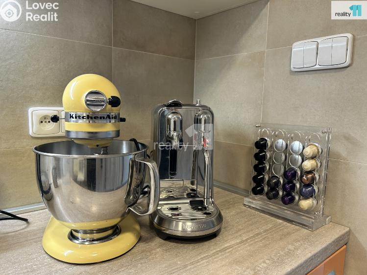 Rent apartment 3+KK Praha 15, Hornoměcholupská č. 21