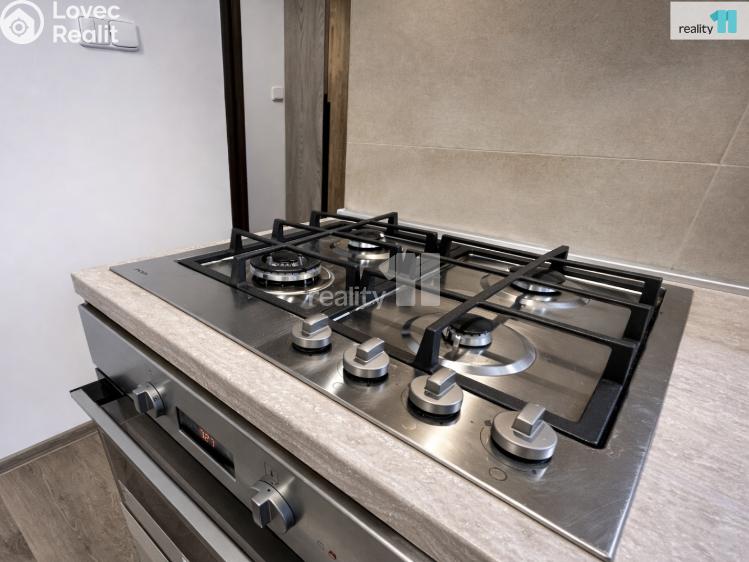 Rent apartment 3+KK Praha 15, Hornoměcholupská č. 25