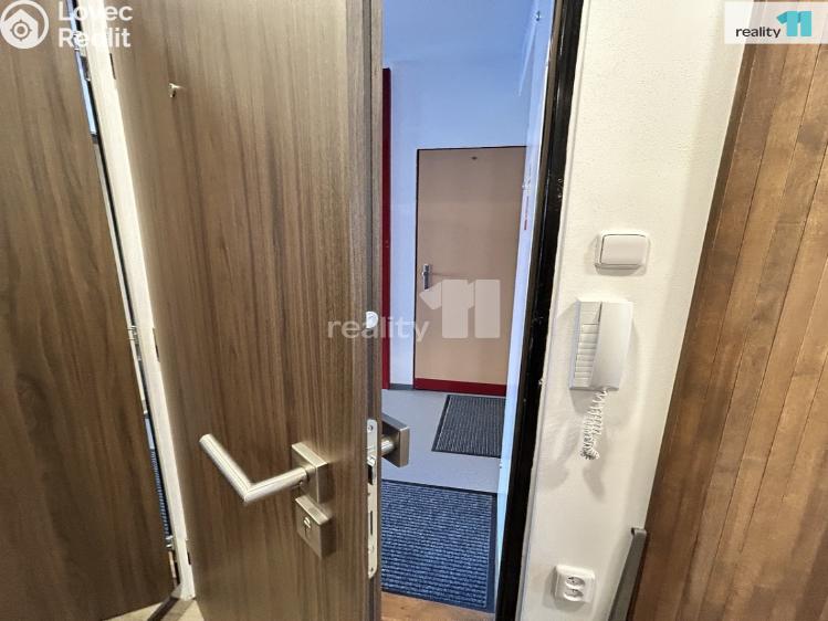 Rent apartment 3+KK Praha 15, Hornoměcholupská č. 29