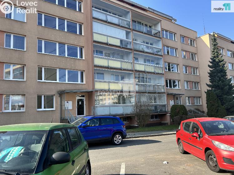 Rent apartment 3+KK Praha 15, Hornoměcholupská č. 30