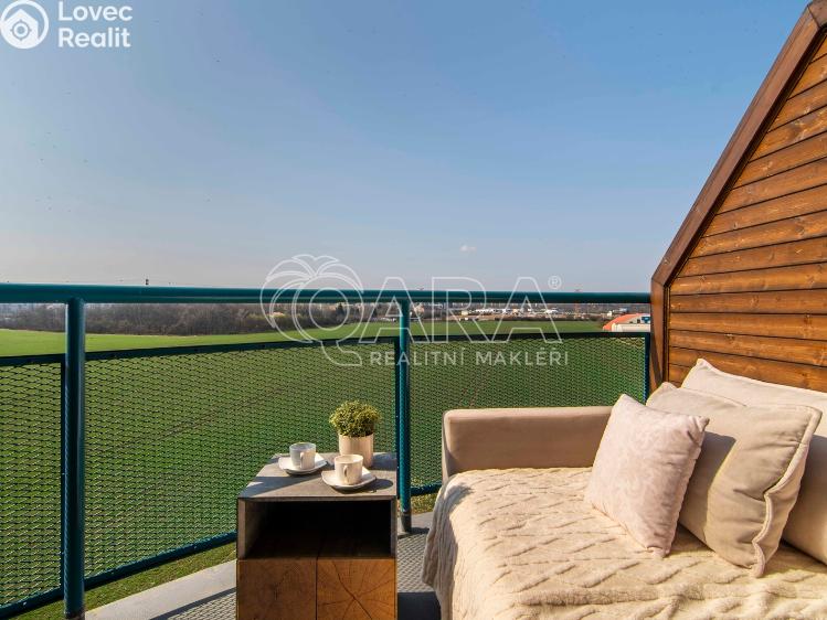 Prodej bytu 2+KK Praha, Tupolevova 741 č. 11