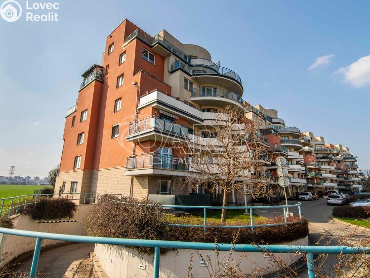 Prodej bytu 2+KK Praha, Tupolevova 741 č. 32