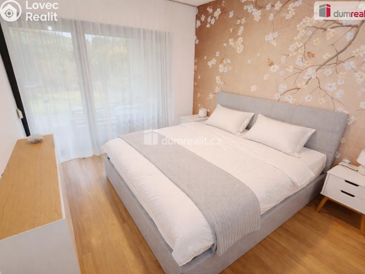 Rent apartment 3+KK Praha 12, Štolcova č. 12