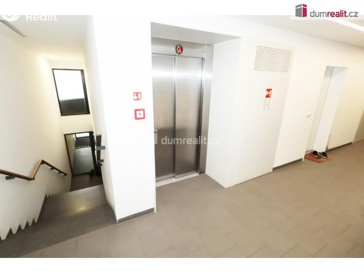 Rent apartment 3+KK Praha 12, Štolcova č. 27