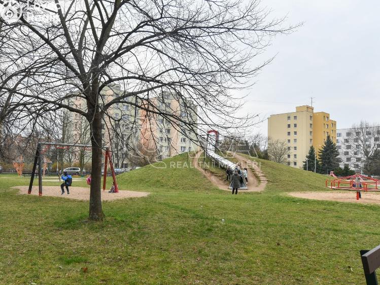 Rent apartment 2+KK Praha, Radomská 470/3 č. 16