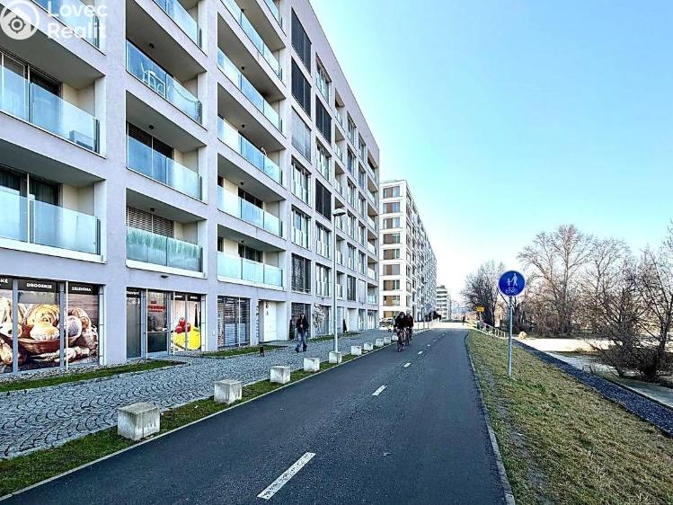 Prodej obchodního prostoru Praha, Za Karlínským přístavem 683/4 č. 2