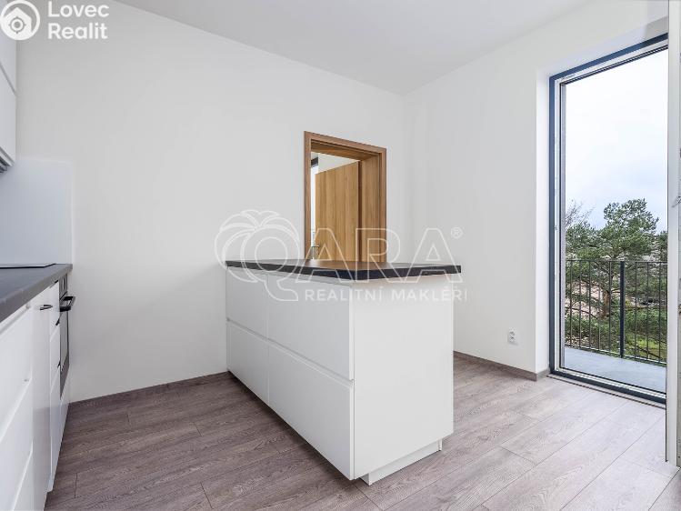 Prodej bytu 2+KK Praha, Ke Smíchovu 1278/32 č. 8