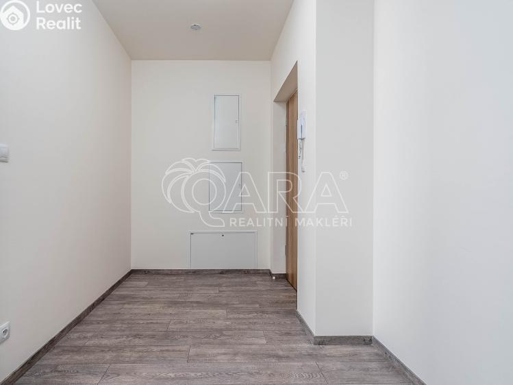 Prodej bytu 2+KK Praha, Ke Smíchovu 1278/32 č. 16