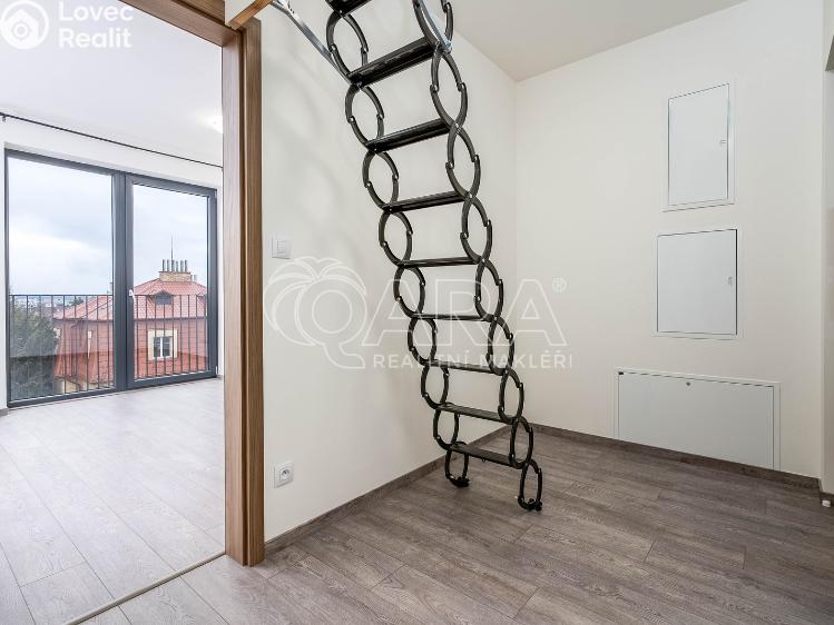 Prodej bytu 2+KK Praha, Ke Smíchovu 1278/32 č. 17