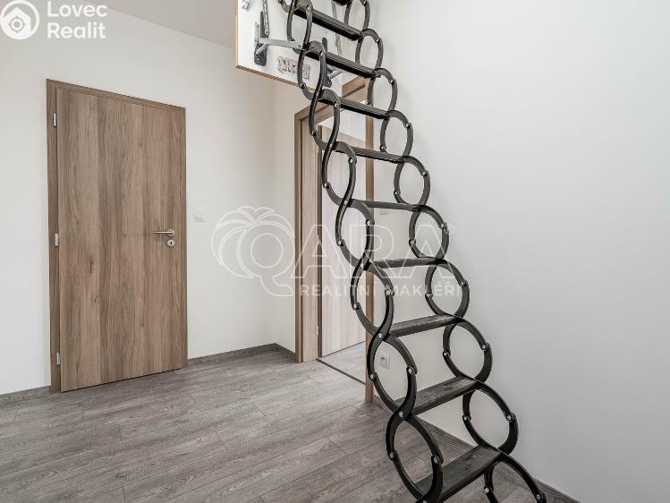 Prodej bytu 2+KK Praha, Ke Smíchovu 1278/32 č. 18