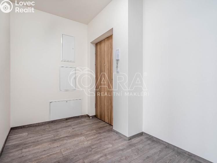 Prodej bytu 2+KK Praha, Ke Smíchovu 1278/32 č. 19