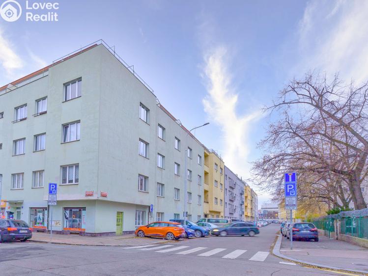 Prodej bytu 1+KK Praha, Na bitevní pláni 1131/50 č. 18