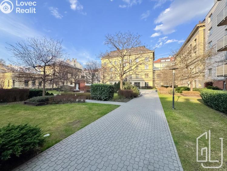 Pronájem bytu 2+KK Praha, U Zvonařky 2536/1a č. 16