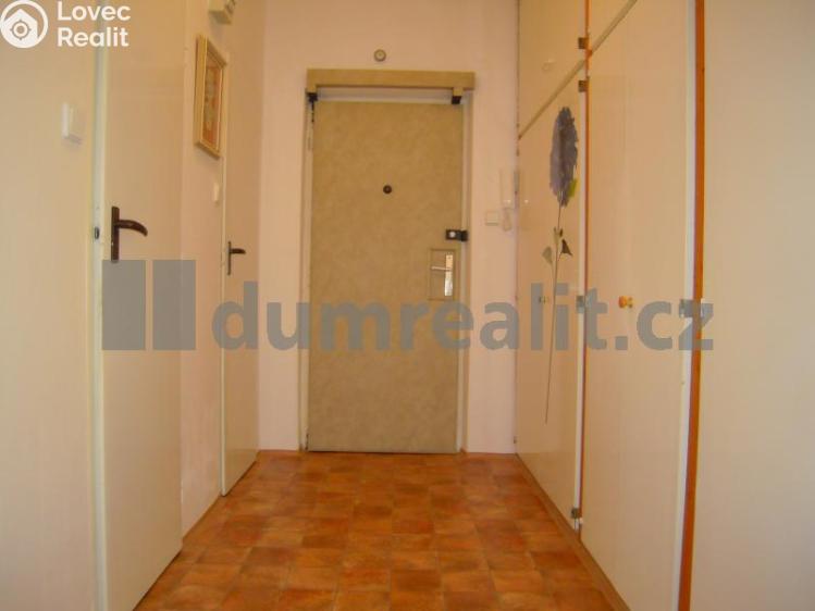 Pronájem bytu 2+1 Praha 10, Skřivanská č. 12