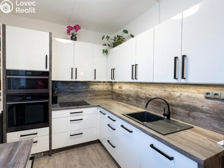 Prodej bytu 4+1 České Budějovice, Prachatická č. 1