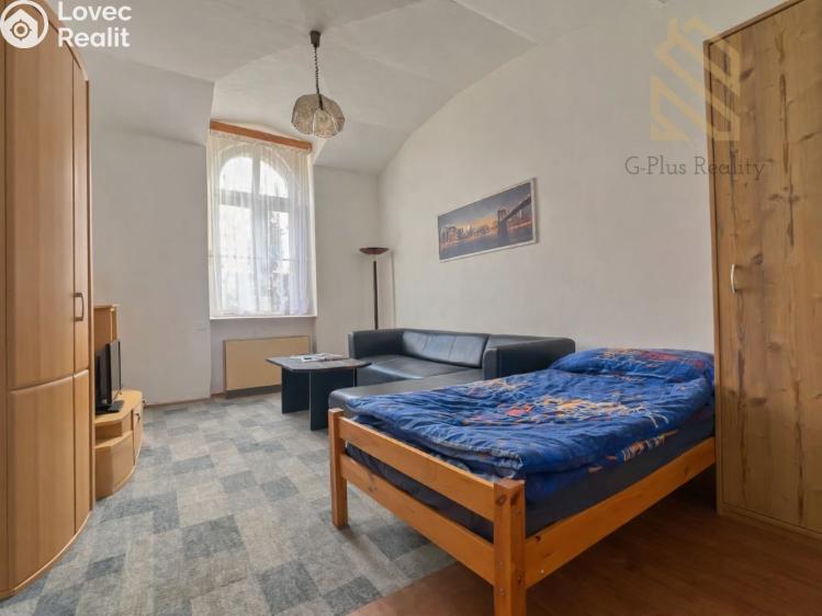 Prodej vícegeneračního domu Kostelec nad Labem, nám. Komenského 293 č. 2