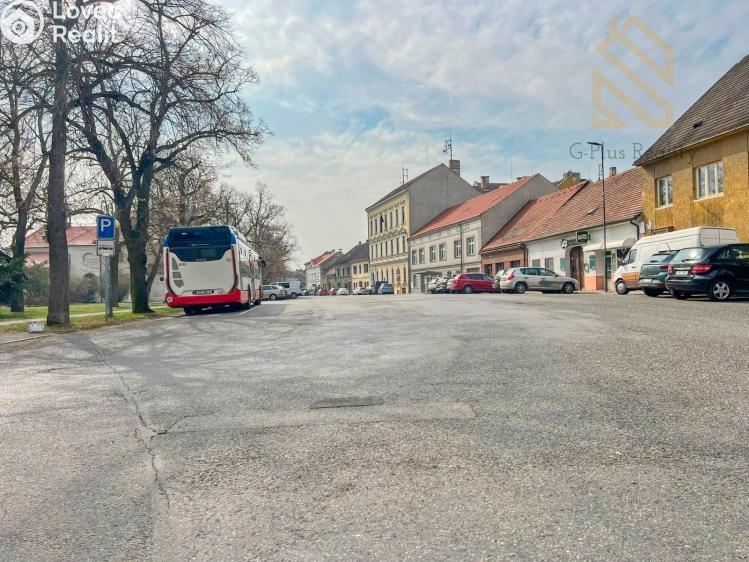 Prodej vícegeneračního domu Kostelec nad Labem, nám. Komenského 293 č. 9