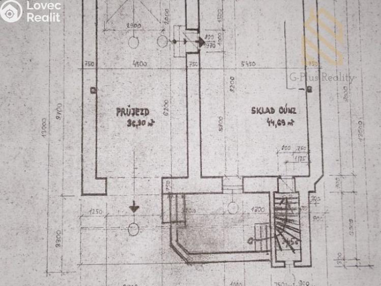 Prodej vícegeneračního domu Kostelec nad Labem, nám. Komenského 293 č. 11