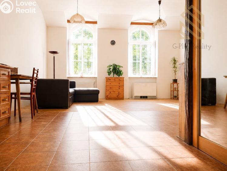 Продажа многогенного дом Kostelec nad Labem, nám. Komenského 293 č. 4
