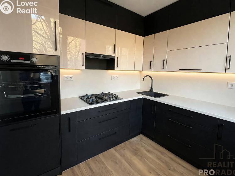 Sale apartment 4+1 Třinec, Sosnová č. 1