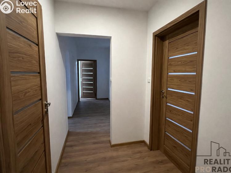 Sale apartment 4+1 Třinec, Sosnová č. 10