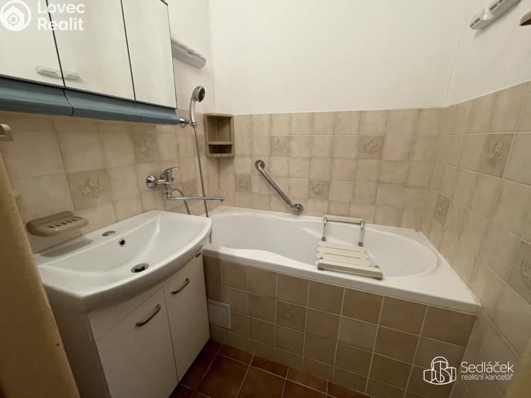 Pronájem bytu 2+1 Sokolov, Boženy Němcové č. 5