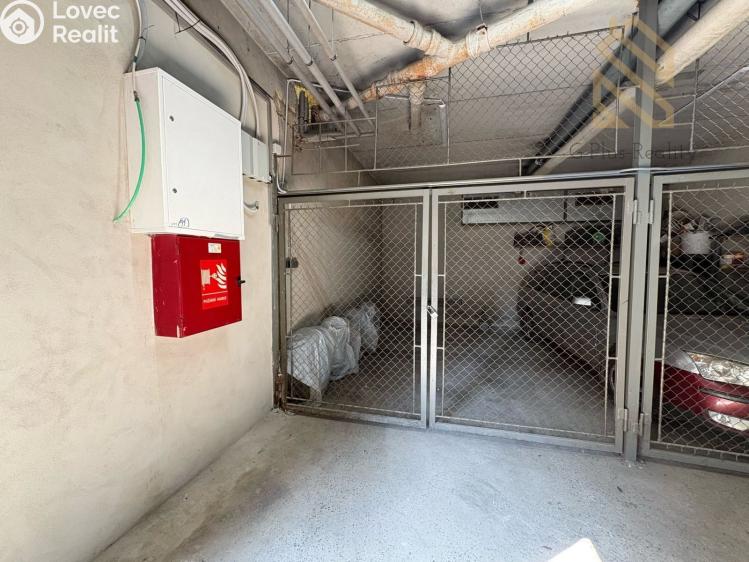 Prodej garáže Praha, Na viničce č. 2
