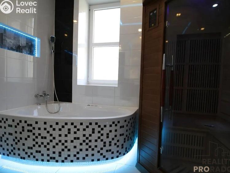 Pronájem bytu 4+KK Praha, Plzeňská č. 12