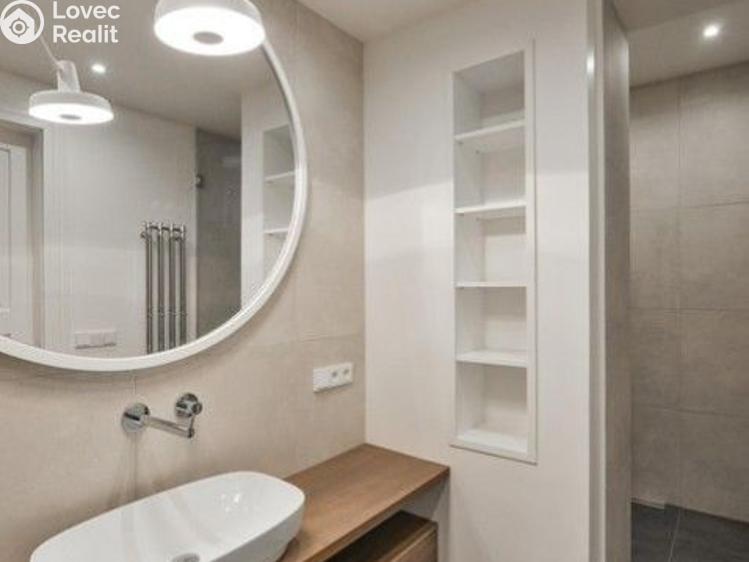 Pronájem bytu 4+KK Praha, Laubova č. 4