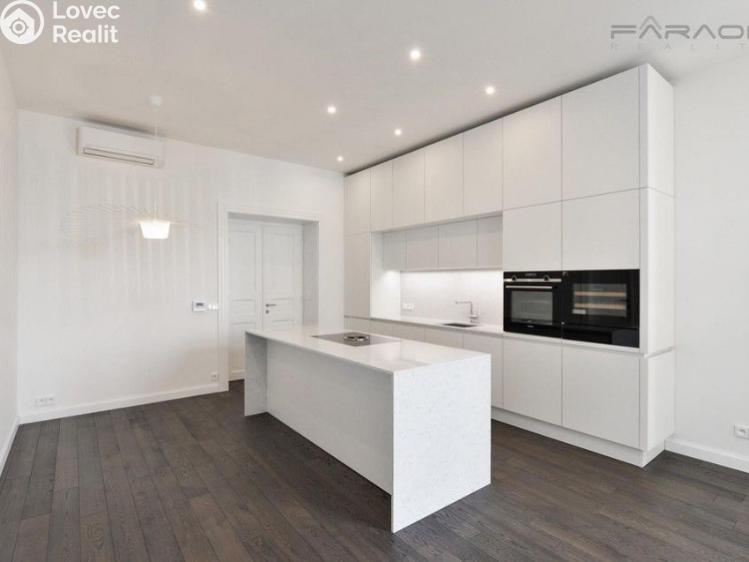 Pronájem bytu 4+KK Praha, Laubova č. 13