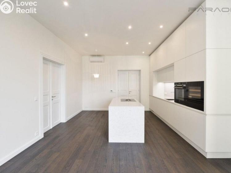 Pronájem bytu 4+KK Praha, Laubova č. 14