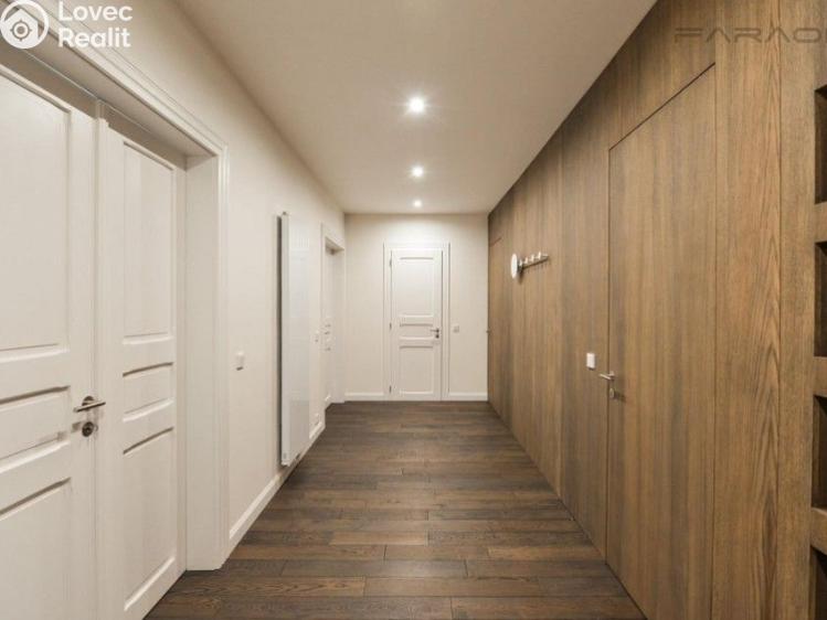 Pronájem bytu 4+KK Praha, Laubova č. 20