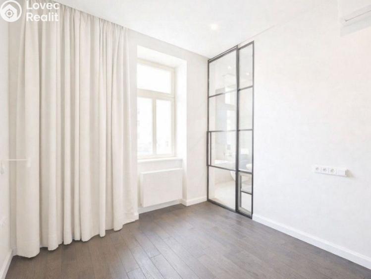 Pronájem bytu 4+KK Praha, Laubova č. 5