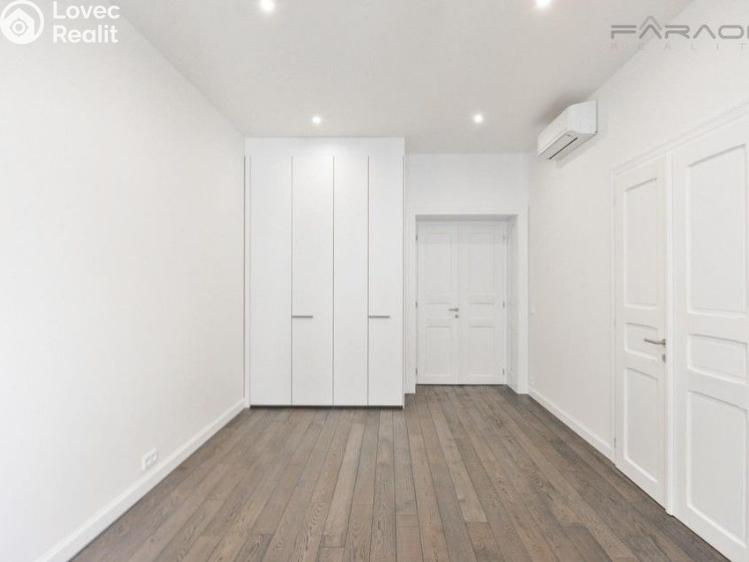 Pronájem bytu 4+KK Praha, Laubova č. 11