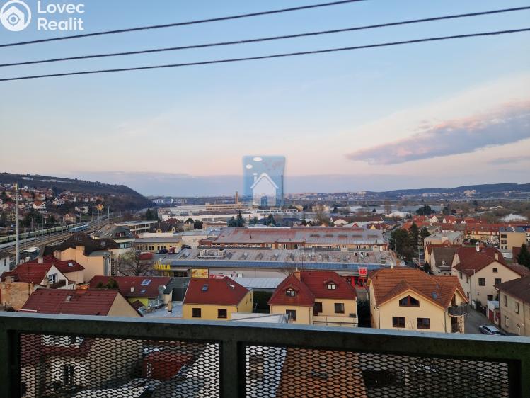 Pronájem bytu 1+KK Praha, Vrážská č. 11