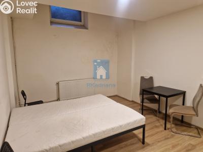 Pronájem bytu 1+KK Praha, Vrážská č. 2