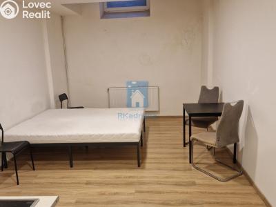 Pronájem bytu 1+KK Praha, Vrážská č. 3