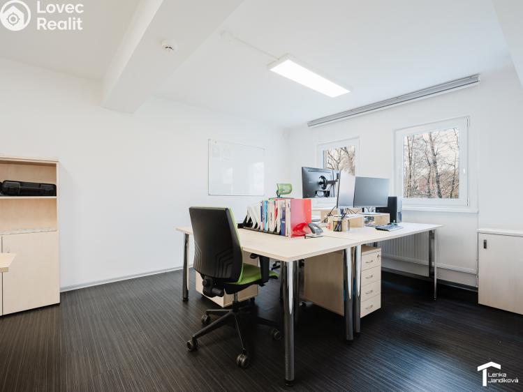Pronájem kanceláře Pardubice, Školská 228 č. 7
