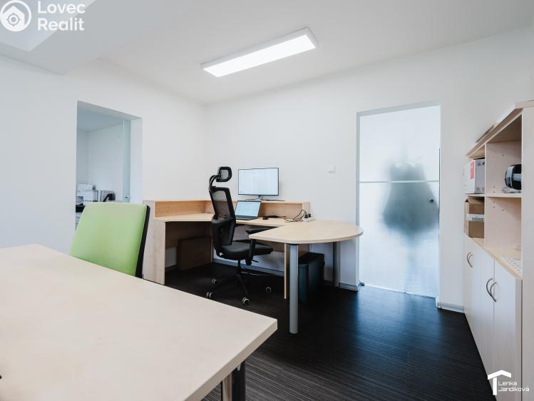 Pronájem kanceláře Pardubice, Školská 228 č. 8
