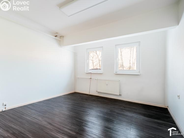 Pronájem kanceláře Pardubice, Školská 228 č. 9