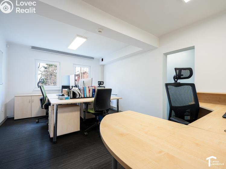 Pronájem kanceláře Pardubice, Školská 228 č. 10
