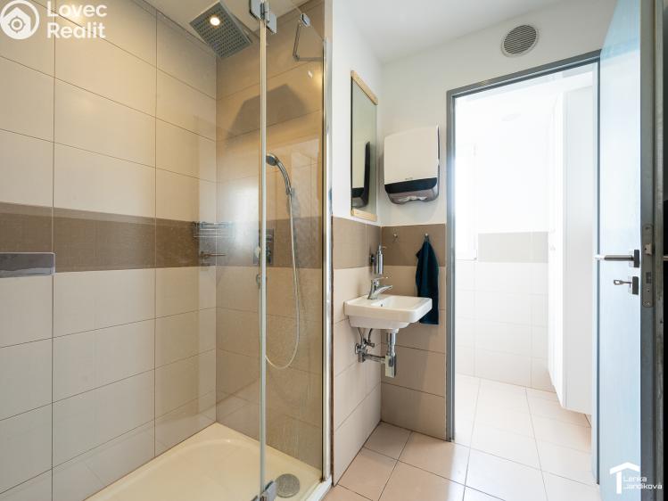 Pronájem kanceláře Pardubice, Školská 228 č. 12