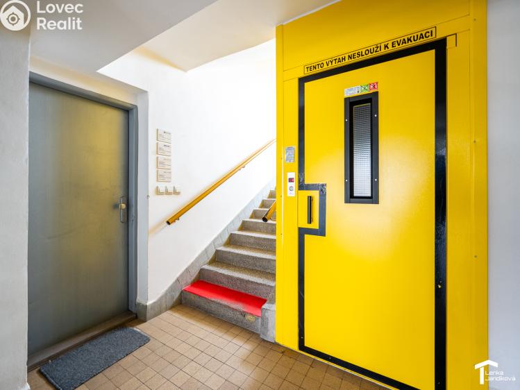 Pronájem kanceláře Pardubice, Školská 228 č. 13
