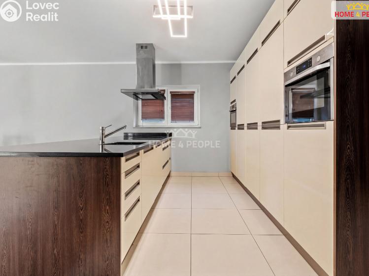 Sale family house Praha 12, Na Stráňkách č. 11