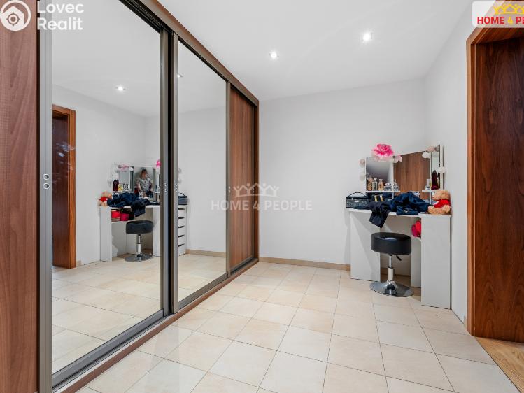 Sale family house Praha 12, Na Stráňkách č. 22