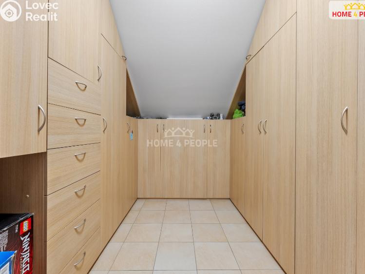 Sale family house Praha 12, Na Stráňkách č. 30